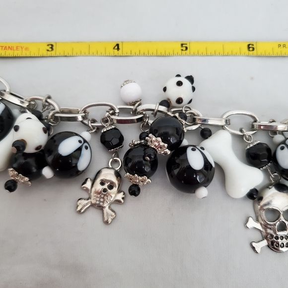 Whimsygoth Lolita Vintage Style Skull Charm Bracelet - glass beads! NWOT - Picture 6 of 7